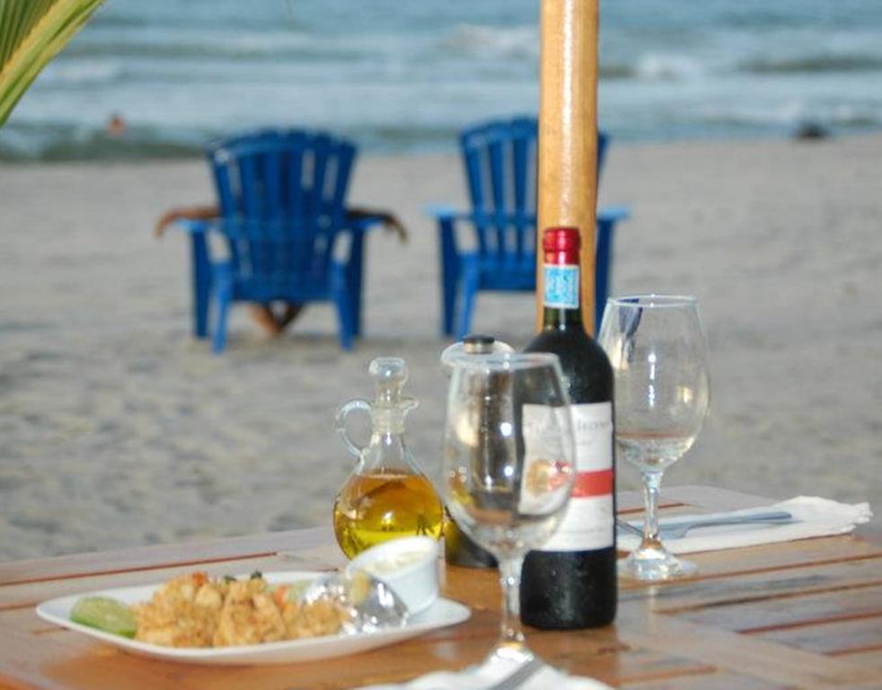 Hotel Y Restaurante Cesar Mariscos Тела Екстер'єр фото