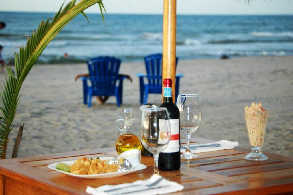 Hotel Y Restaurante Cesar Mariscos Тела Екстер'єр фото